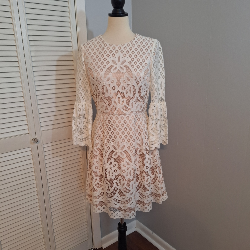 Eliza J Fit And Flare Pleated Lace Dress Sz 4 *J - Picture 4 of 10